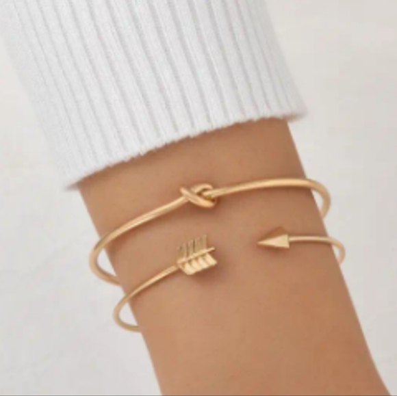 Gold Toned Knotted & Arrow Bracelet - Picture 2 of 5